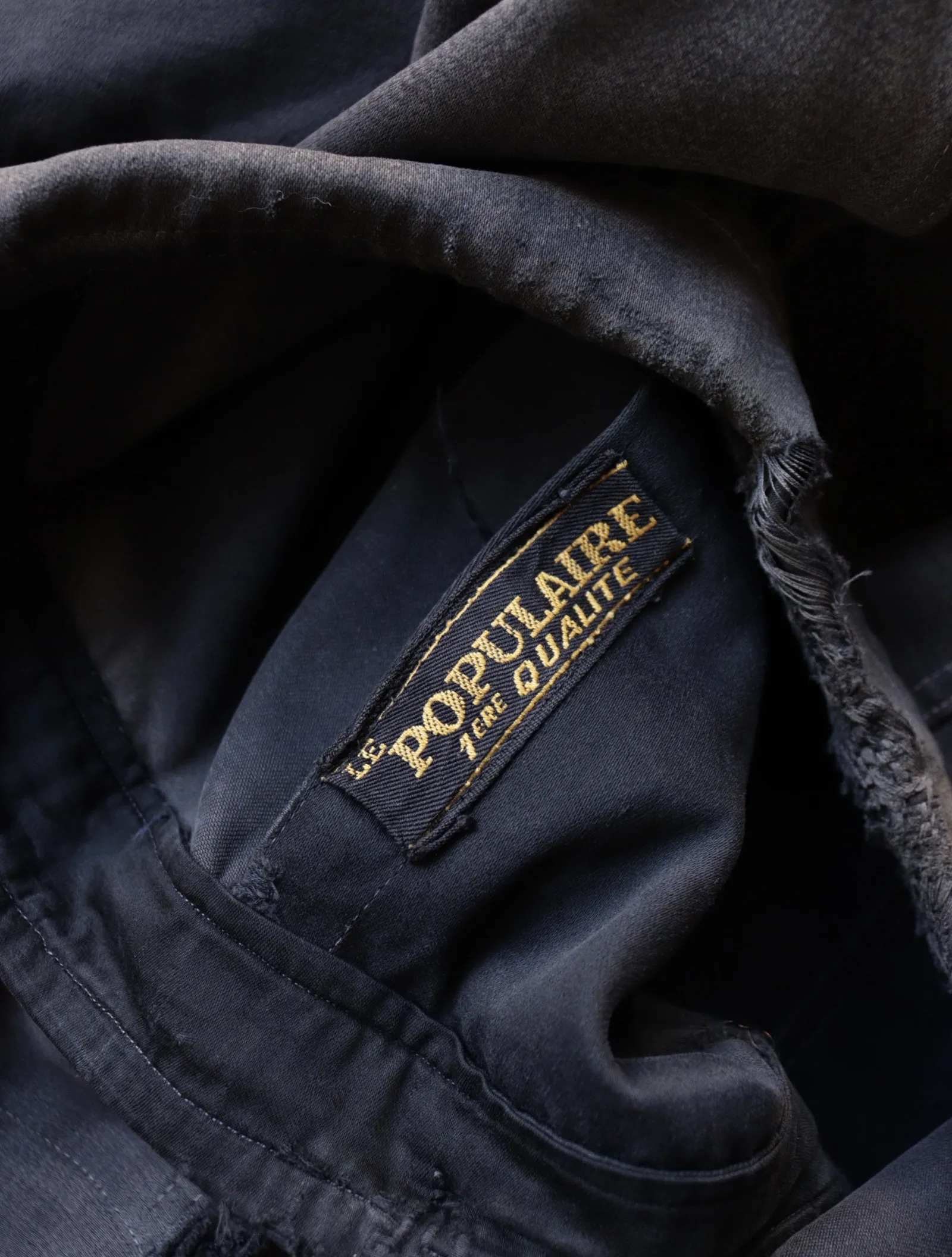 1950S BLACK FRENCH MOLESKIN FADED REPAIRED CHORE JACKET - Image 3