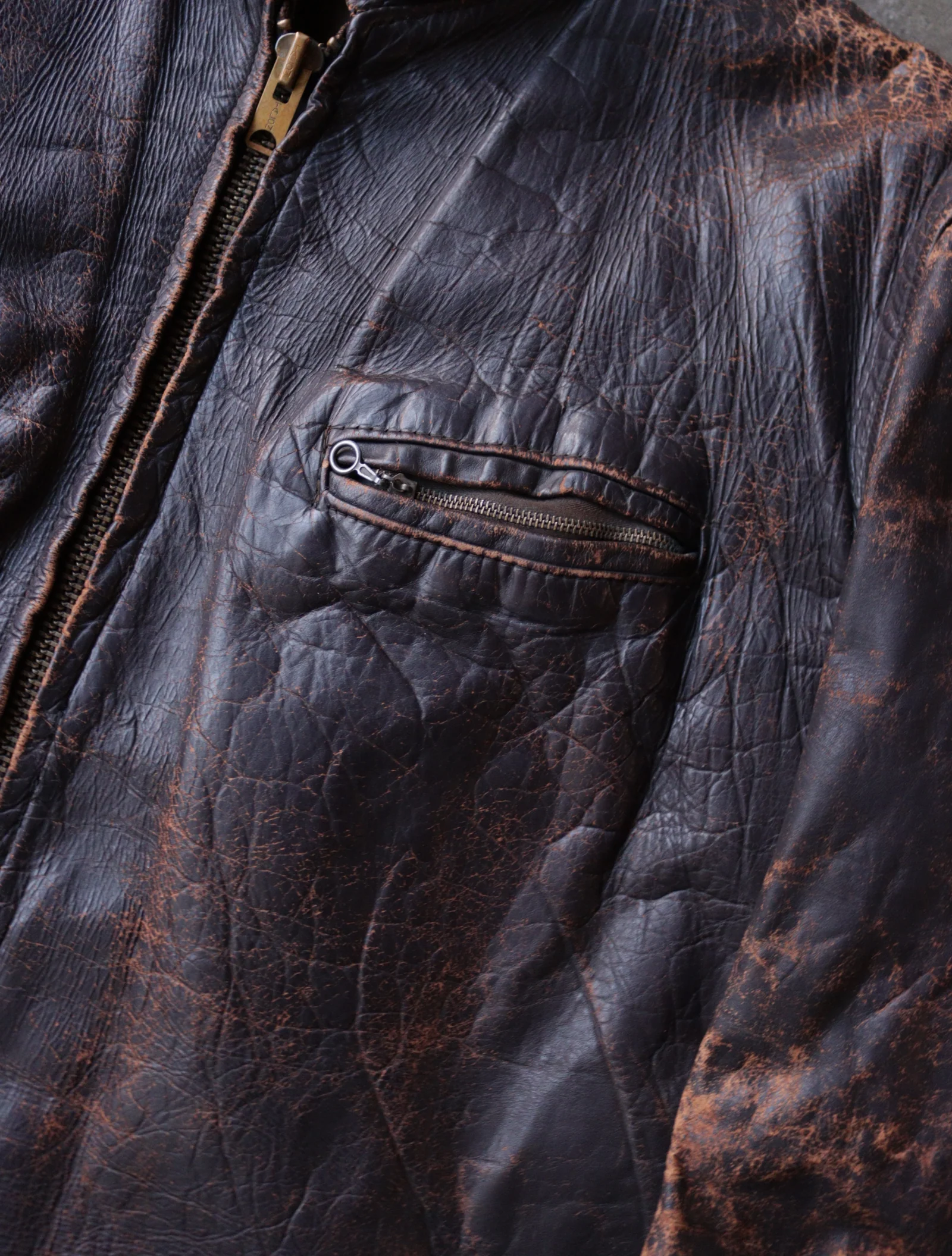 1950S DISTRESSED STEERHIDE LEATHER JACKET - Image 3
