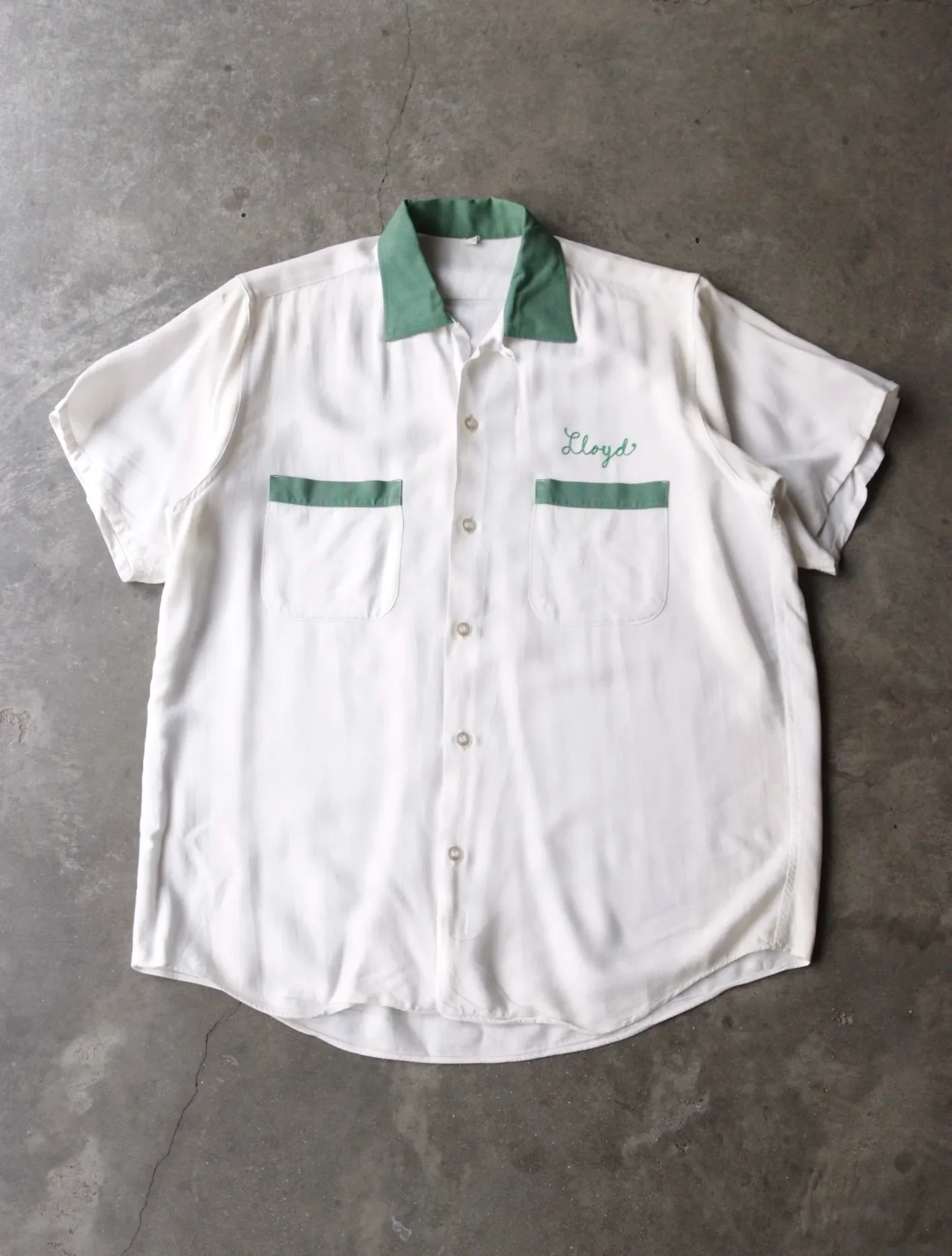 1950S TWO TONE RAYON CHAINSTITCH BOWLING SHIRT - Image 4