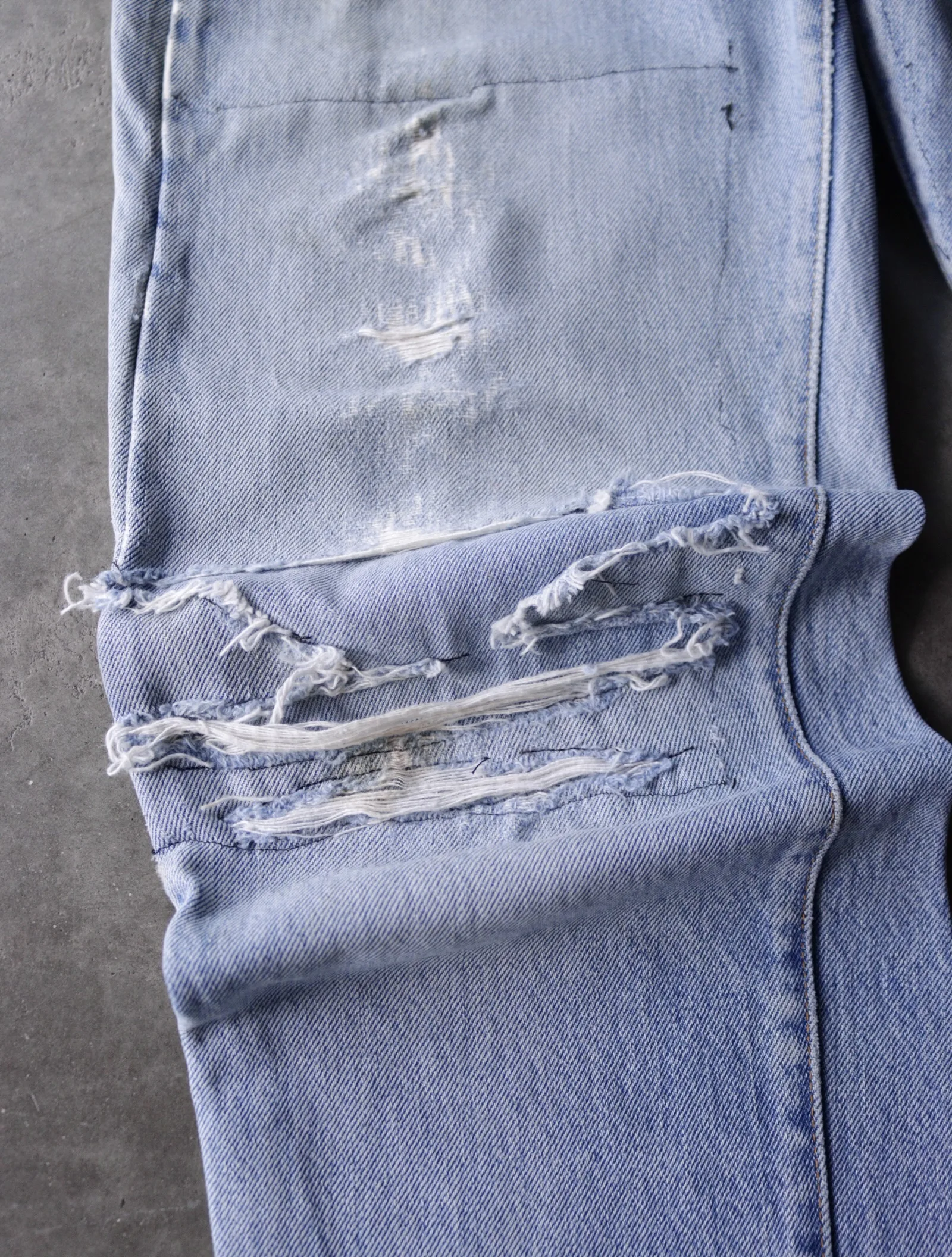 1970S LEVIS 501 SELVEDGE REPAIRED DENIM PANTS - Image 4