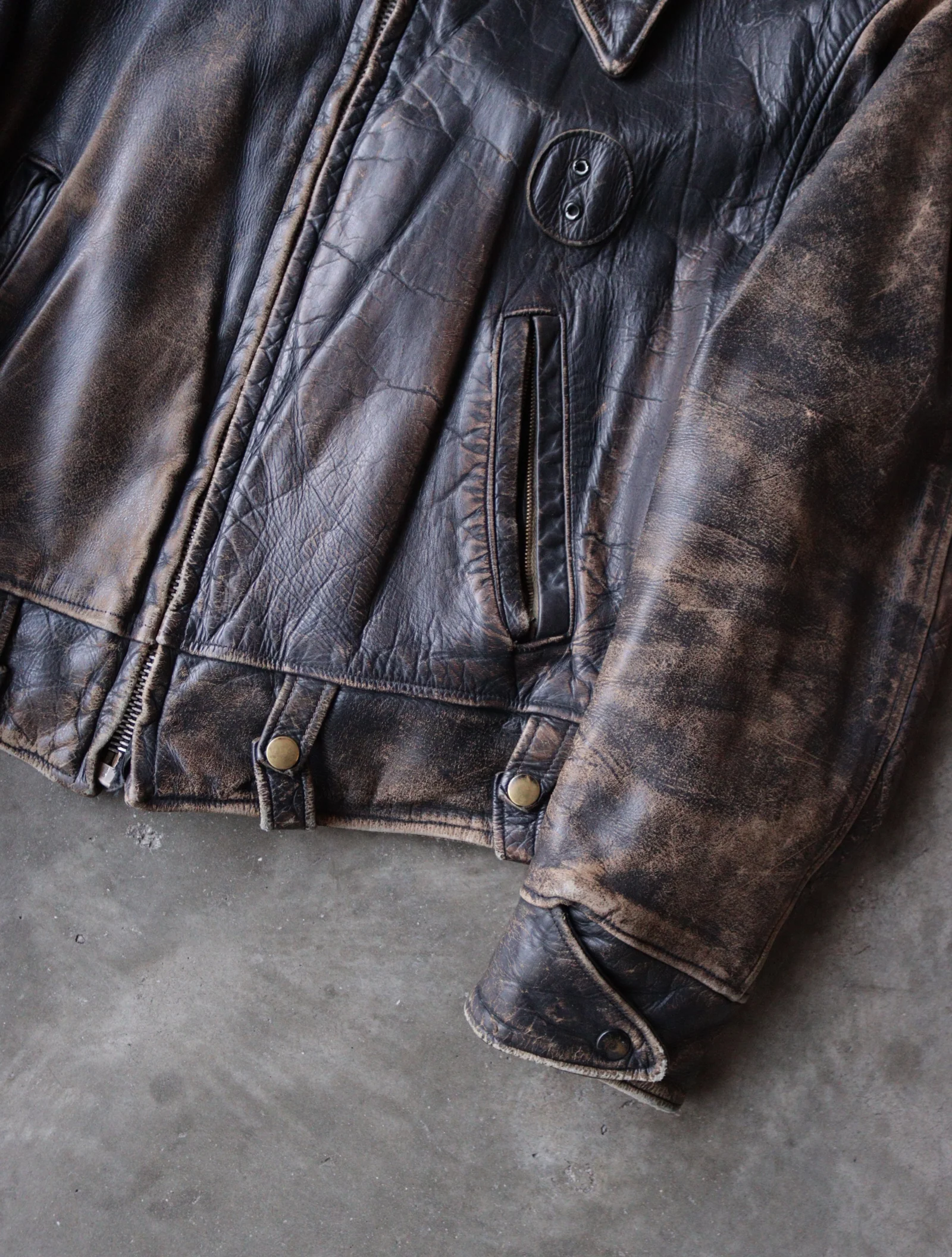 1950S DISTRESSED HORSEHIDE LEATHER CHP MOTO JACKET - Image 3